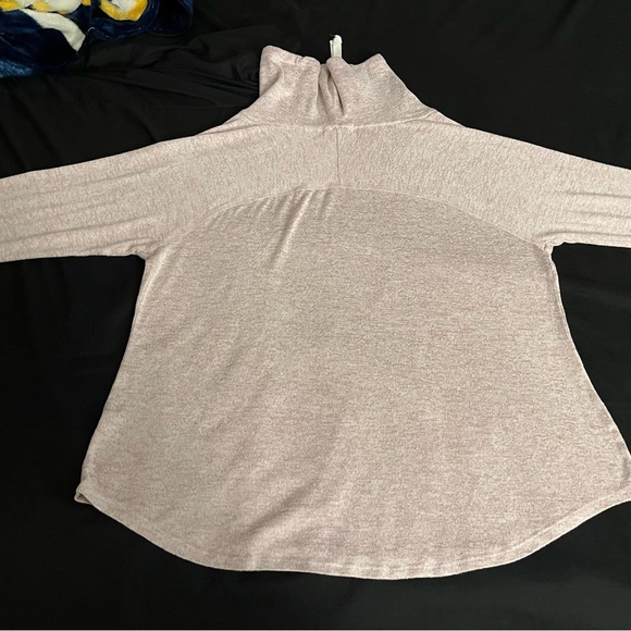 Junior’s No Comment Plus funnel neck pullover top in size 3x - Picture 8 of 9